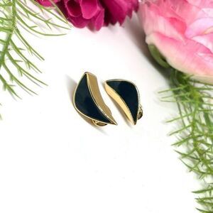 VINTAGE⚜️MONET Geometric Navy Enamel Clip Earrings